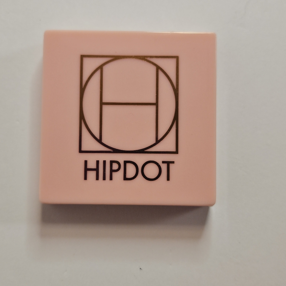 Hip Dot Highlighter in Light Beam - Picture 3 of 5